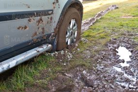 Muddy car lerig bil stuck fast